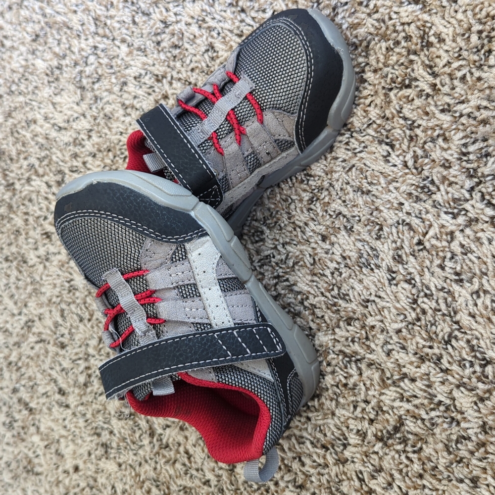 Boys shoes